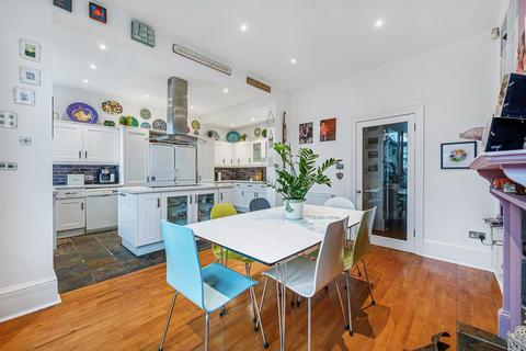 5 Craven Avenue, London, W5 2SY