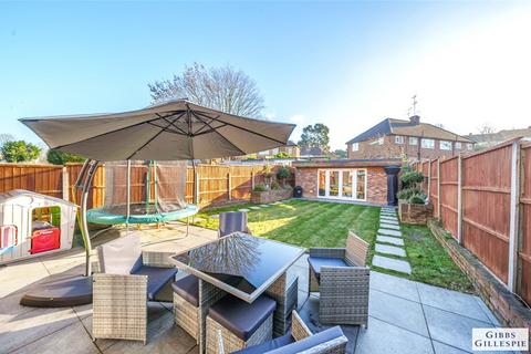 56 Walton Drive, Harrow, HA1 4XA