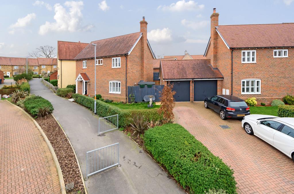 Mill Park Drive, Braintree, Essex 3 bed detached house £400,000