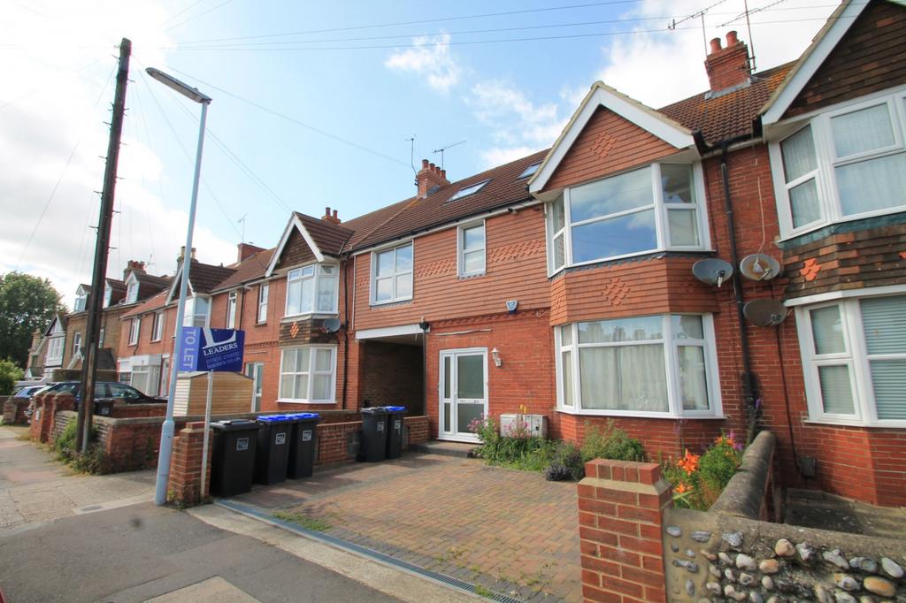 Thurlow Road, Worthing, BN11 2 bed £1,175 pcm (£271 pw)