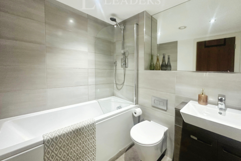 2 bedroom apartment to rent, Madison House, Gooch Street, B5