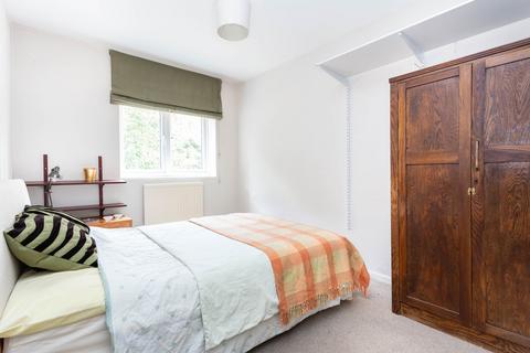 2 bedroom flat to rent, Fitzhugh Grove