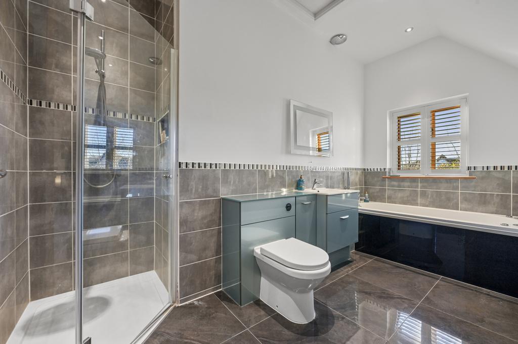 En Suite Bathroom