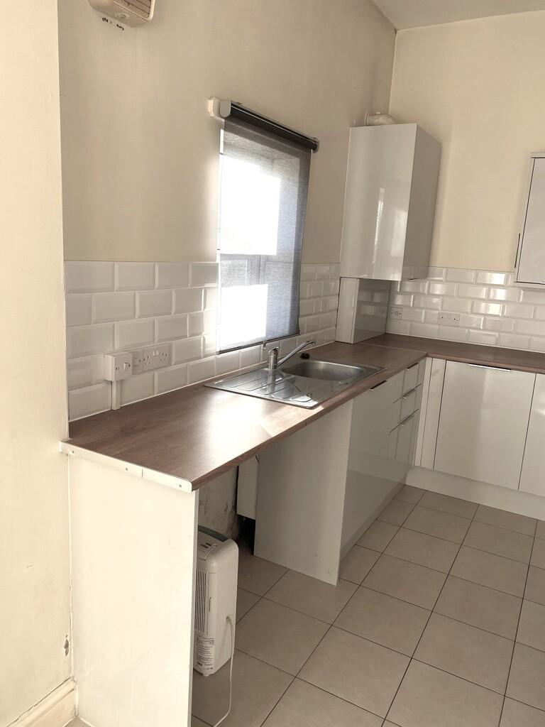 Kitchen (b).jpg