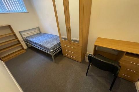7 bedroom flat to rent, 39B Warwick Street, CV32 5JX