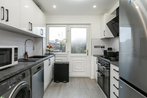 77 Cleekim Drive, Edinburgh, EH15 3QP