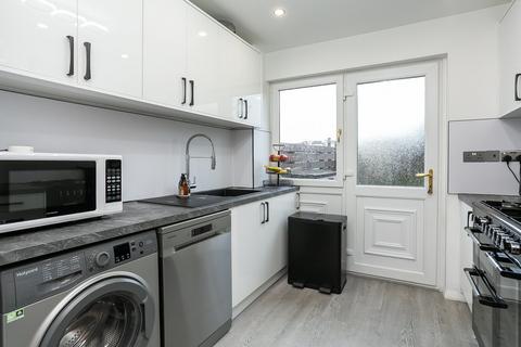 77 Cleekim Drive, Edinburgh, EH15 3QP