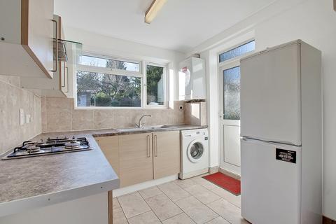 2 bedroom flat for sale, Ashurst Road, London, N12