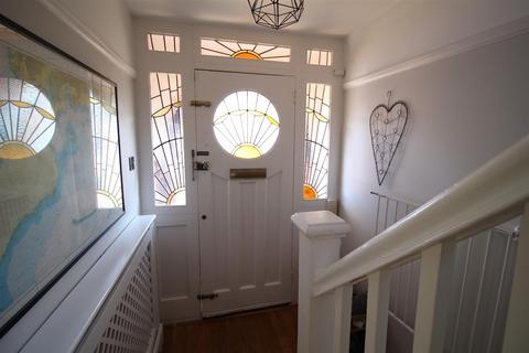 109 Meadowview Road, Epsom, KT19 9TT