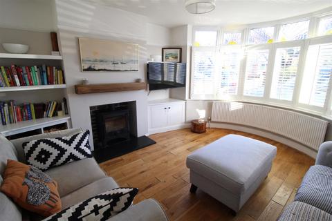 109 Meadowview Road, Epsom, KT19 9TT