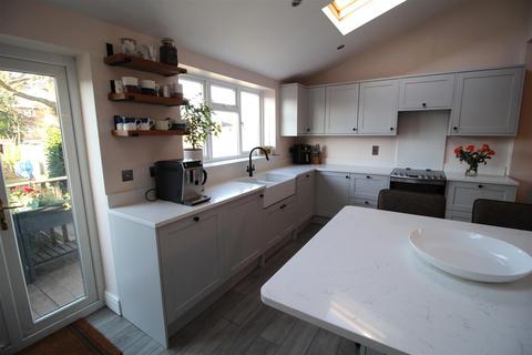 109 Meadowview Road, Epsom, KT19 9TT