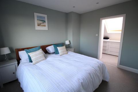 109 Meadowview Road, Epsom, KT19 9TT