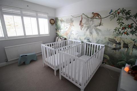 109 Meadowview Road, Epsom, KT19 9TT