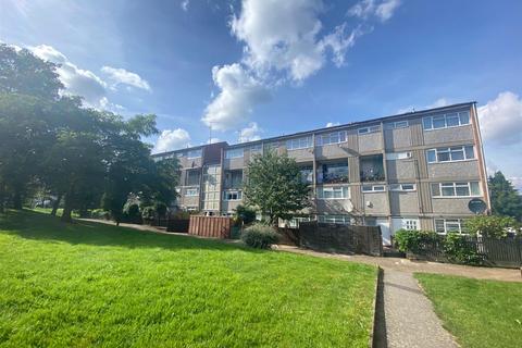 2 bedroom maisonette for sale, Beale Close, London N13