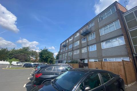 2 bedroom maisonette for sale, Beale Close, London N13