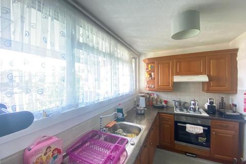 2 bedroom maisonette for sale, Beale Close, London N13