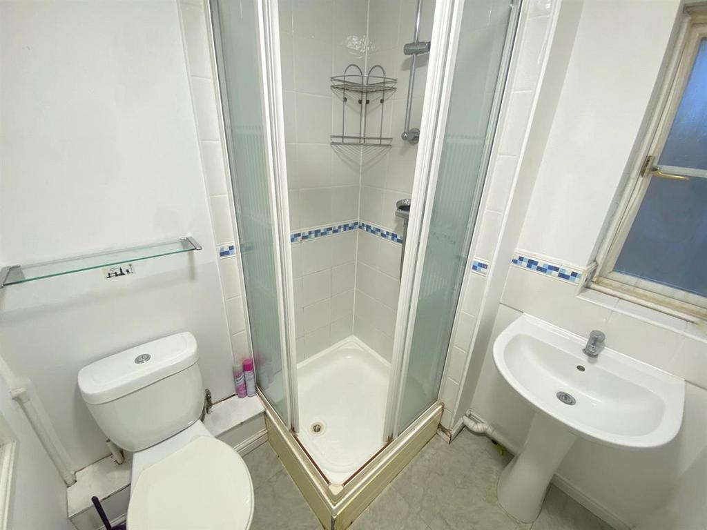 1 (en-suite).jpeg