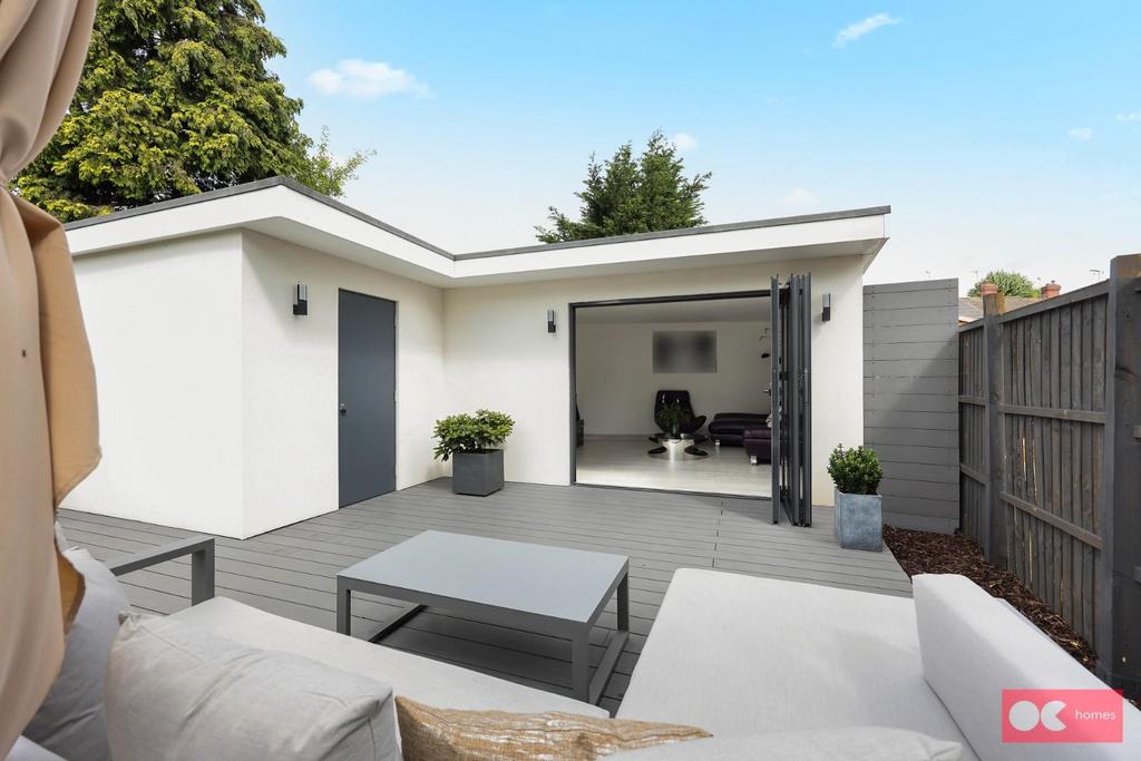 Diban Avenue, Elm Park RM12 3 bed end of terrace house £500,000