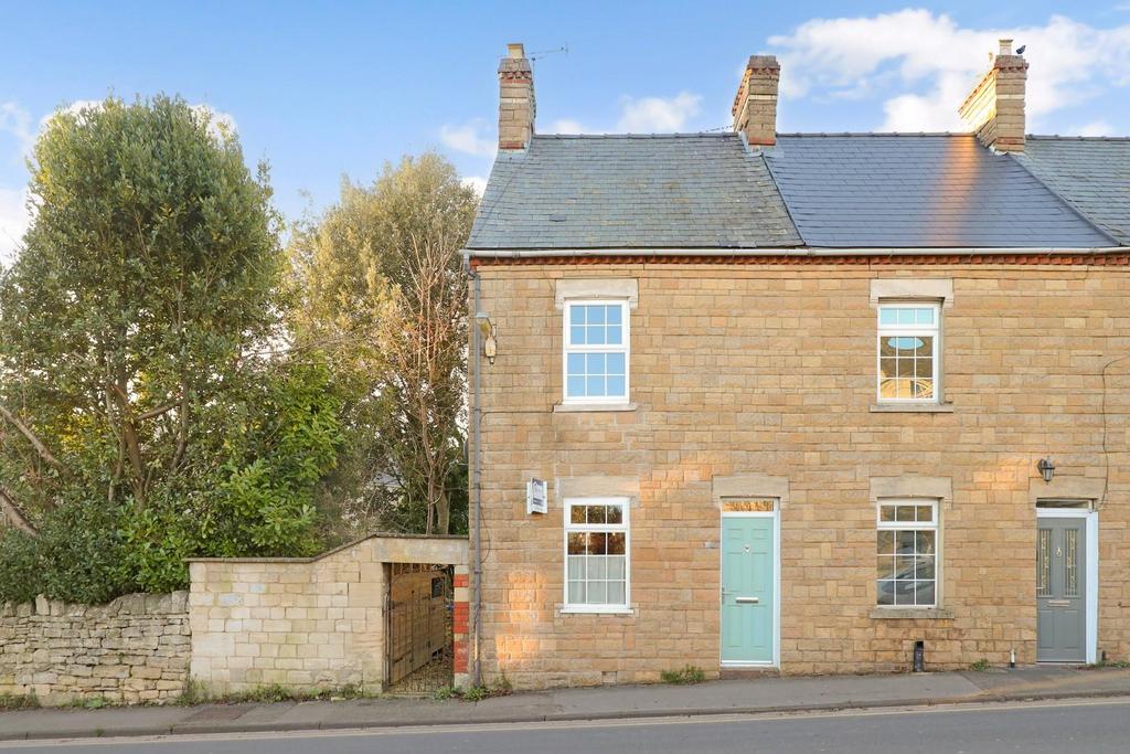 Cheltenham Road, Painswick, Stroud 2 bed end of terrace house for sale