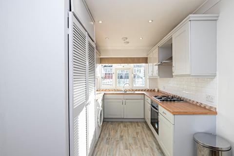 2 bedroom apartment for sale, Westview Drive, Woodford Green IG8