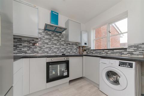 3 bedroom terraced house for sale, Snowdon Drive, London