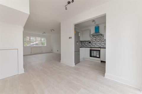 3 bedroom terraced house for sale, Snowdon Drive, London