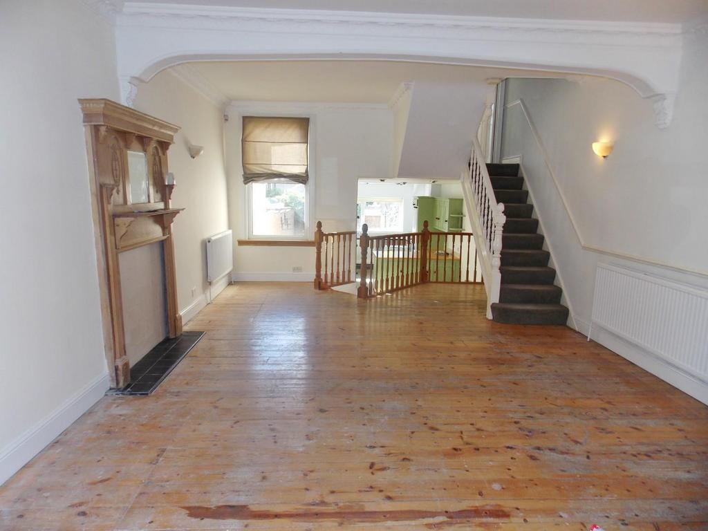 Smeaton Road, Woodford Green IG8 3 bed end of terrace house for sale