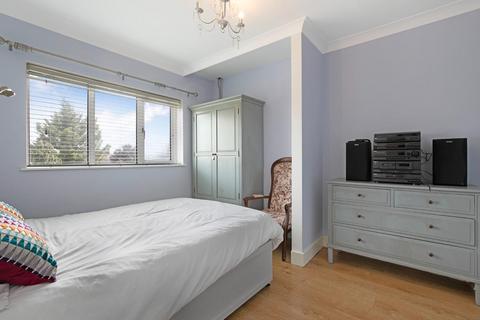 3 bedroom terraced house for sale, Chestnut Close, Buckhurst Hill IG9