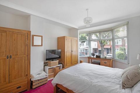 3 bedroom terraced house for sale, Chestnut Close, Buckhurst Hill IG9