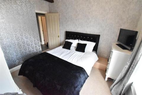 2 bedroom apartment for sale, High Street, Henley-In-Arden