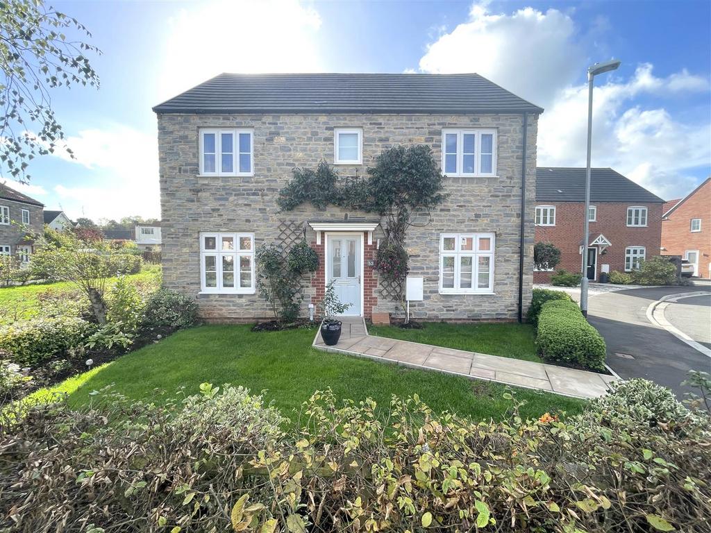 Sharpham Road, Glastonbury 4 bed detached house for sale £375,000