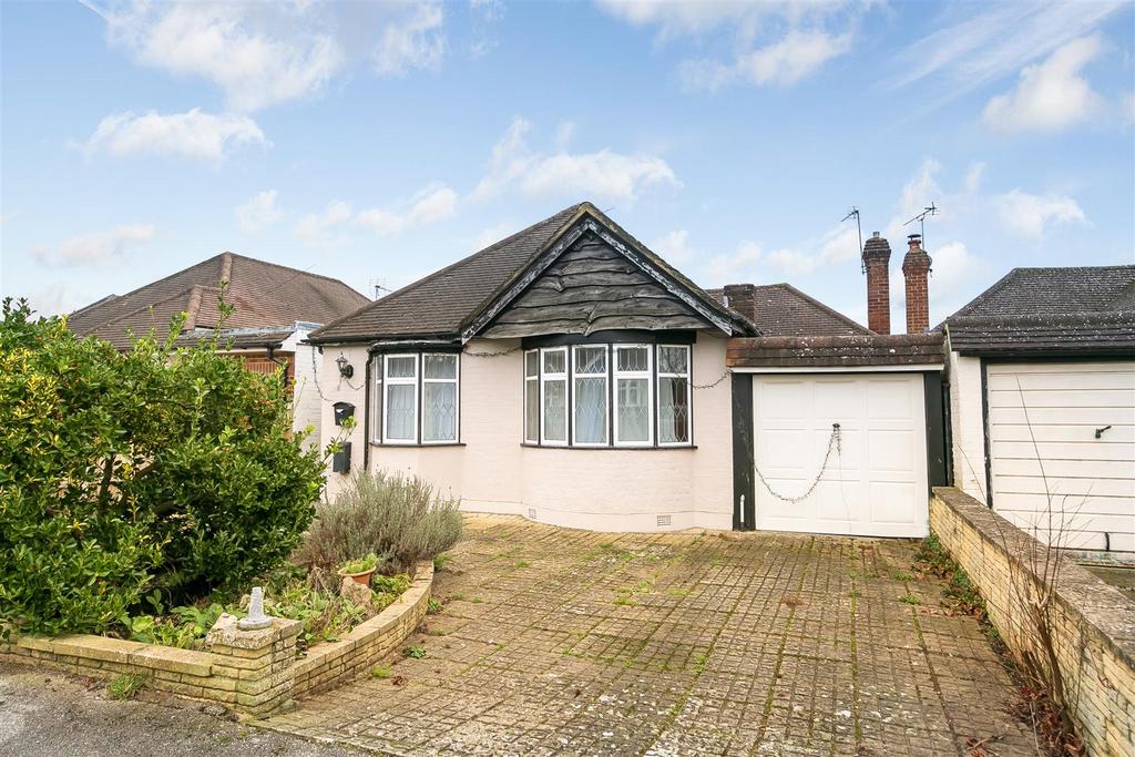 Lois Drive, Shepperton 2 bed detached bungalow £575,000