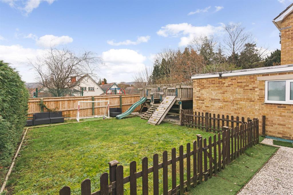 62148 18 Hales Close Cheltenham  (22) low.jpg