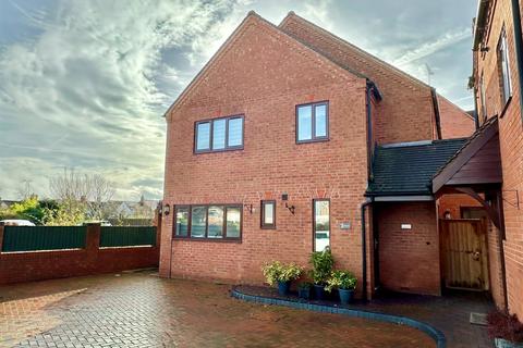 3 bedroom detached house for sale, Globe Court, Evesham Street, Alcester