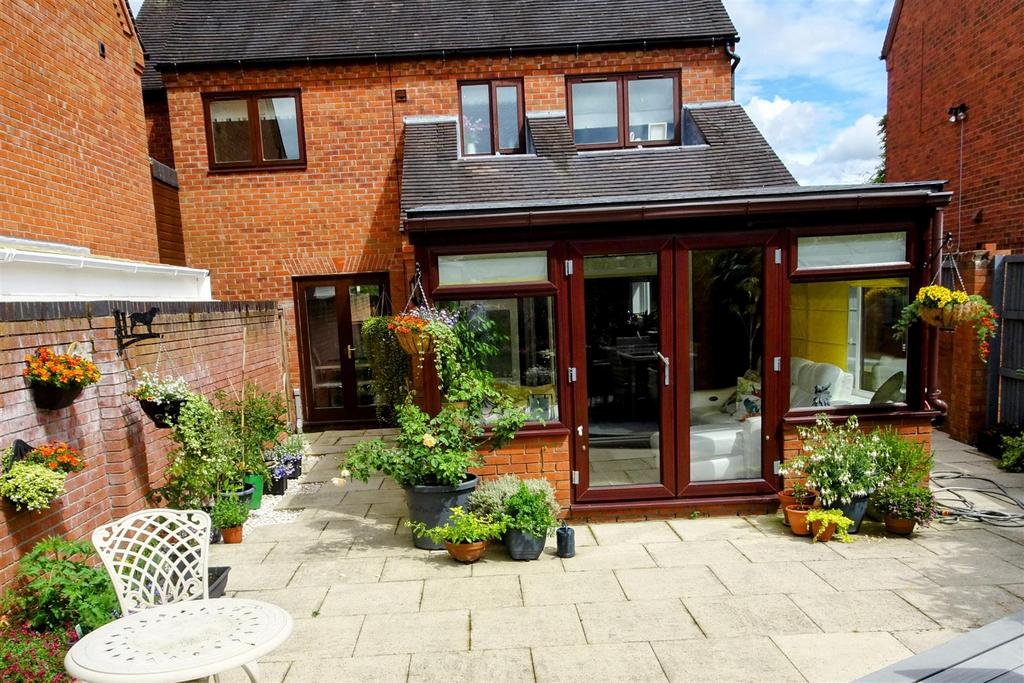 Garden to huse