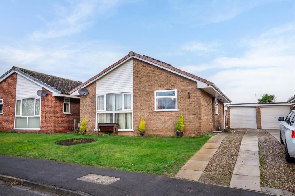 Flaxman Croft, Copmanthorpe, York 2 bed detached bungalow for sale £