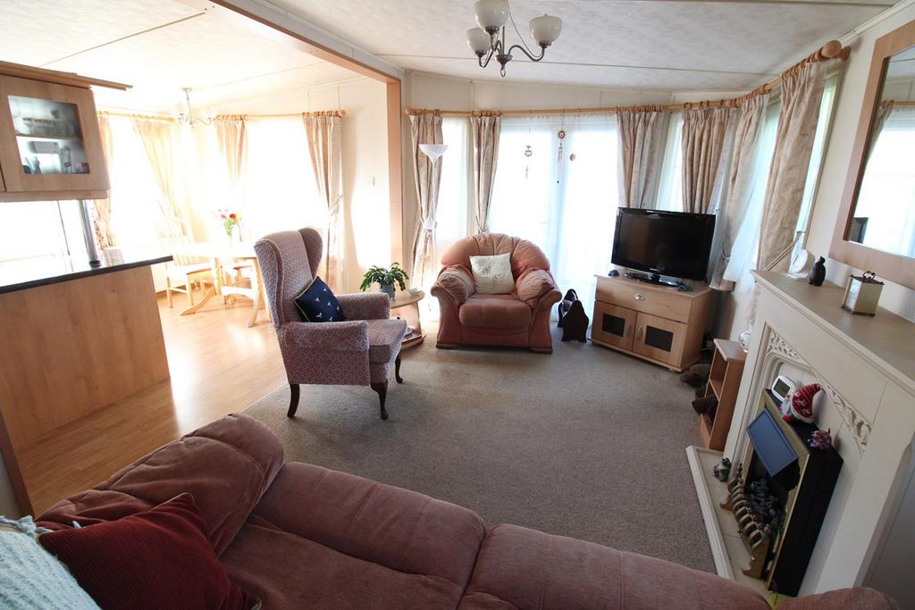 Black Moor Road, Oxenhope, Keighley, BD22 2 bed park home for sale £132,295