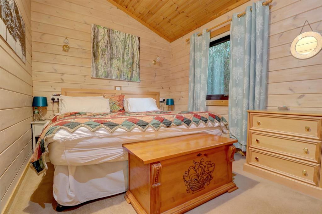 Bedroom 1.2.jpg