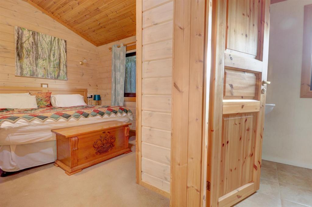 Bedroom 1.1.jpg