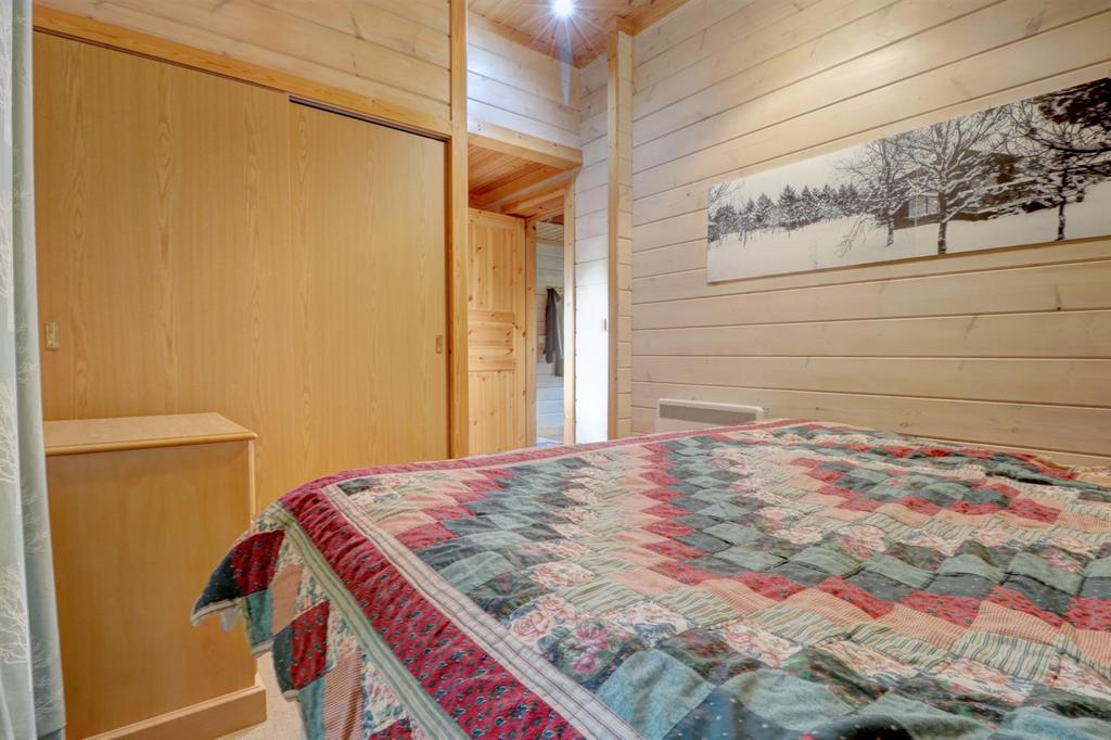 Bedroom 1.3.jpg