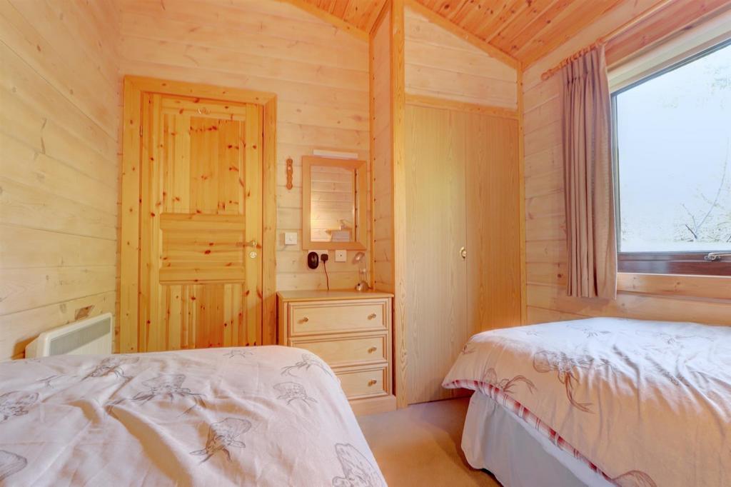 Bedroom 2 .3.jpg