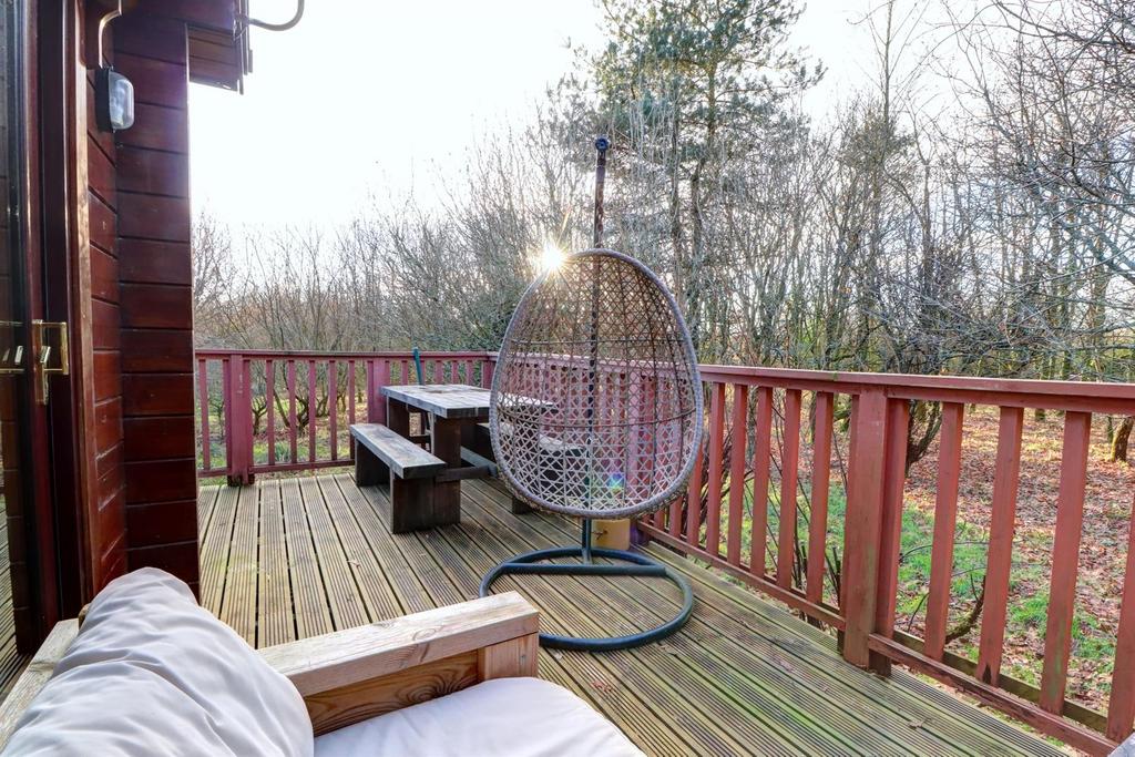 Decking Area .1.jpg