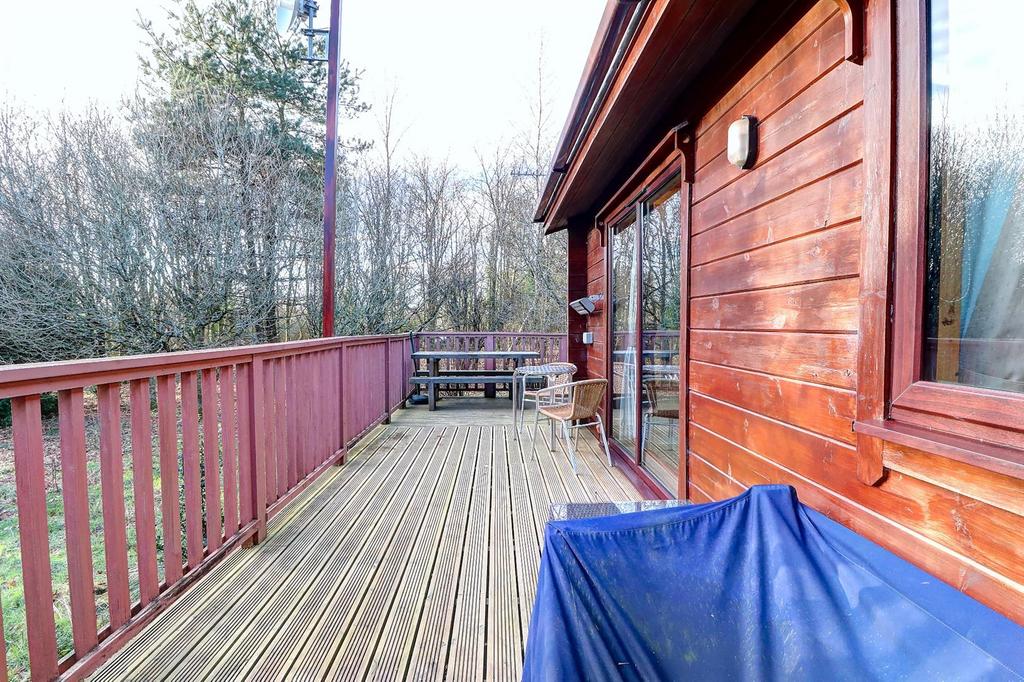 Decking Area .2.jpg