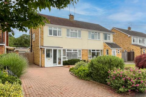 3 bedroom semi-detached house for sale, Foxes Way, Warwick
