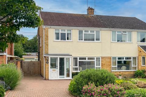 69 Foxes Way, Warwick, CV34 6AY