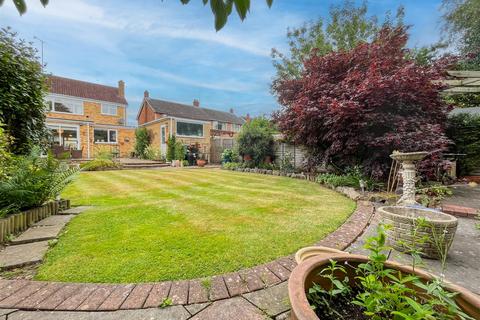 69 Foxes Way, Warwick, CV34 6AY