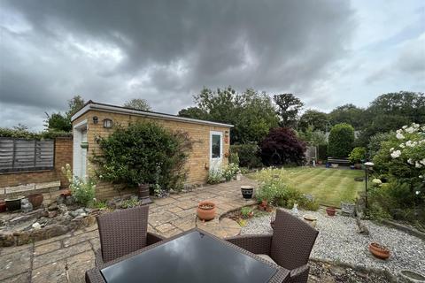 69 Foxes Way, Warwick, CV34 6AY