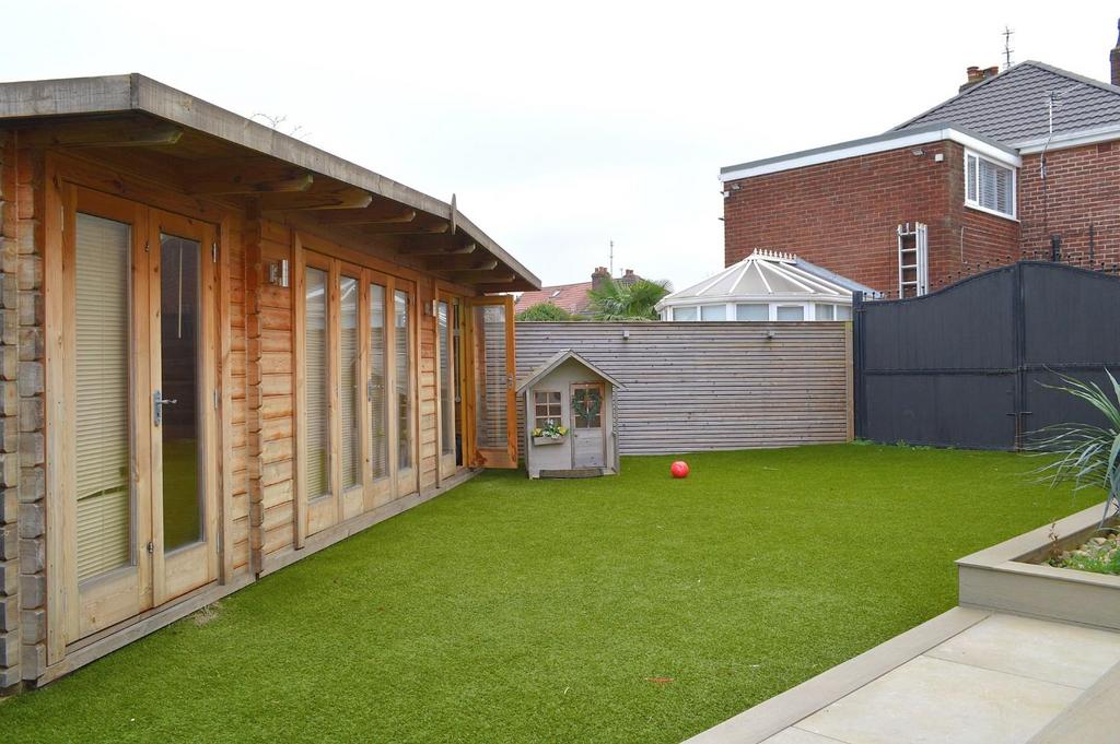 Garden.. 01.JPG
