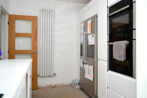 6 Halsey Close, Chadderton, Oldham, OL9 8DU