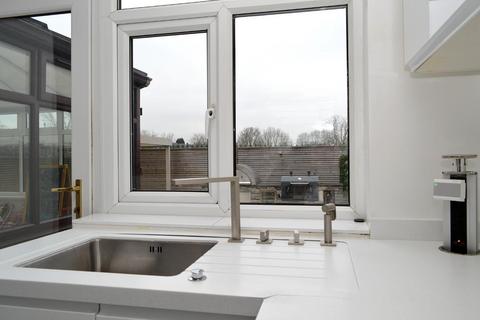 6 Halsey Close, Chadderton, Oldham, OL9 8DU
